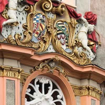 Wappen am Balkon von Schloss Ettlingen